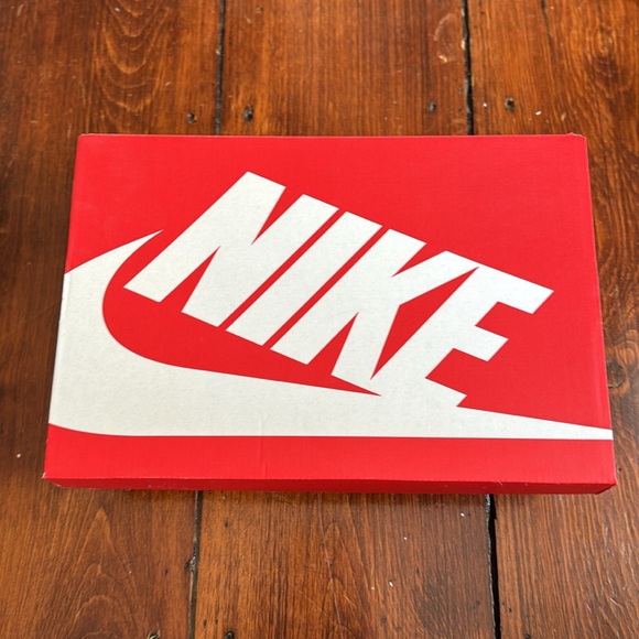 Nike Dunks In Pastel - Picture 7 of 7